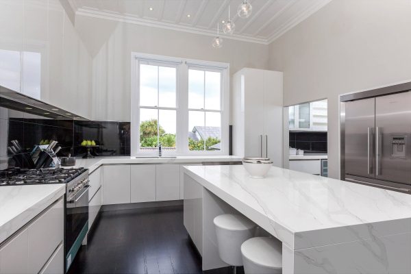 Quartz Stone M91-W Calacatta Gold